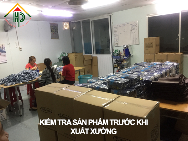triển khai đơn hàng balo quà tặng