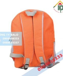 Mặt sau May balo quà tặng từ thiện tấm lòng vàng