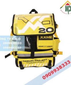 Mặt trước may balo thời trang XXME vàng